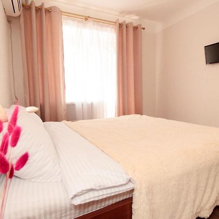 Apartment On Sobornyi Avenue 61 Oleksandriia Esterno foto